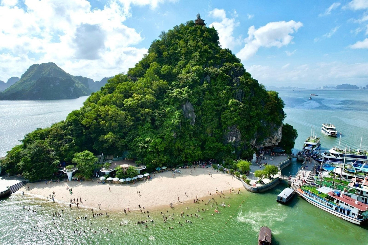 titov island cozy grand cruise halong bay