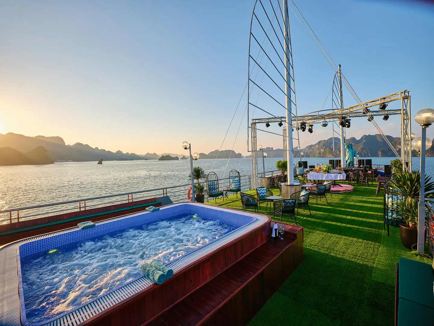Sea Lion Luxury Cruise Sunset