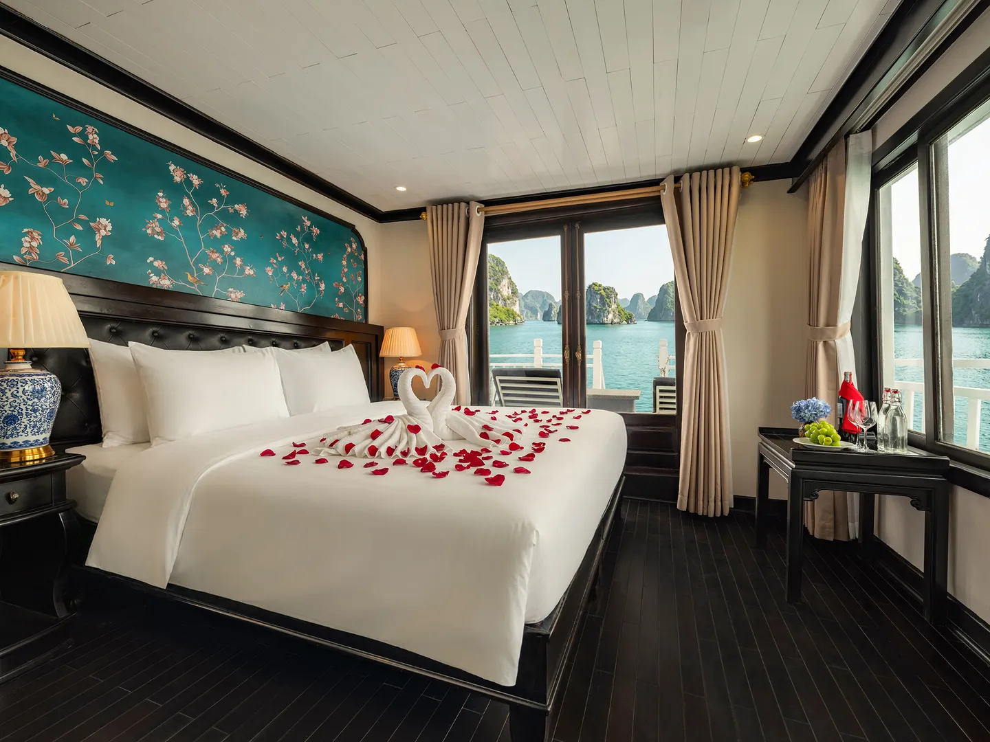Honeymoon Suite