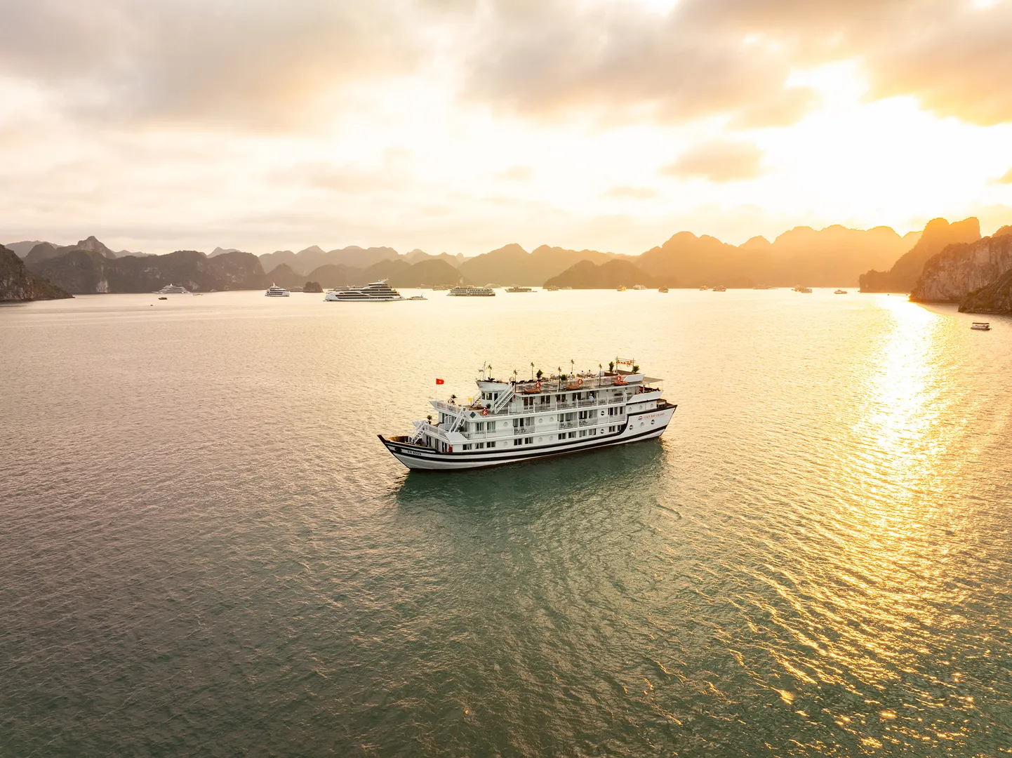 Cozy Bay Grand Cruise on Ha Long Bay
