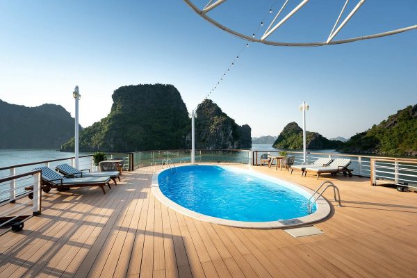 Read more about the article Complete Guide to Halong Bay Cruises 2026 — How to Choose the Right Cruise