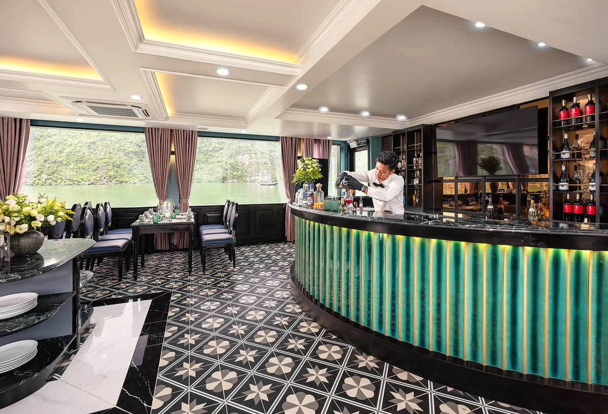 Restaurant dining setup
